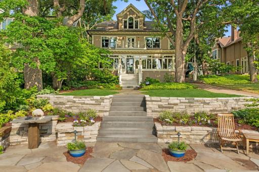 2691 E Lake Of The Isles Parkway, Minneapolis, MN 55408