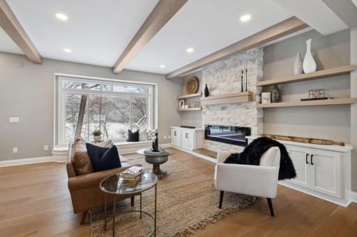 716 Lake Point Drive, Chanhassen, MN 55317