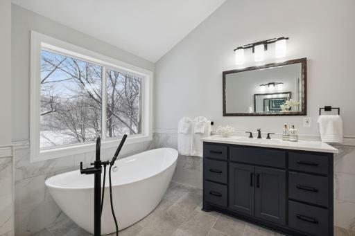716 Lake Point Drive, Chanhassen, MN 55317