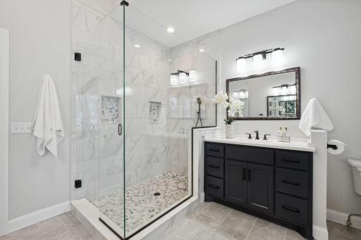 716 Lake Point Drive, Chanhassen, MN 55317