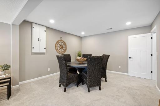716 Lake Point Drive, Chanhassen, MN 55317