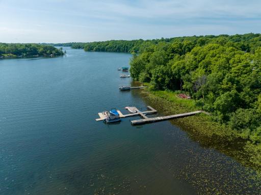 716 Lake Point Drive, Chanhassen, MN 55317