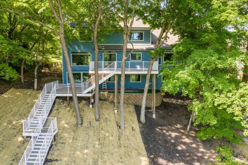 716 Lake Point Drive, Chanhassen, MN 55317