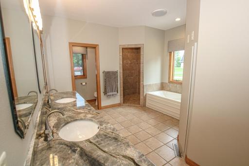 2240 Majestic Lane NW, Alexandria, MN 56308