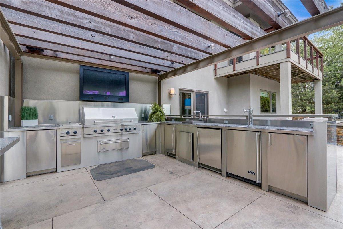 096-Oak Grove Ave-096.jpg