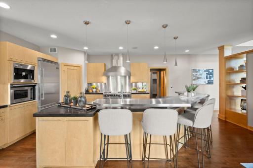 19555 Oak Grove Avenue, Prior Lake, MN 55372