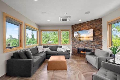 19555 Oak Grove Avenue, Prior Lake, MN 55372
