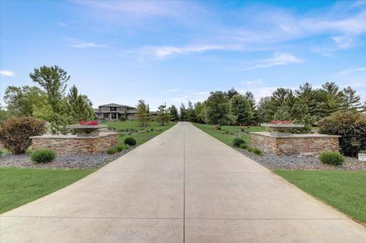 19555 Oak Grove Avenue, Prior Lake, MN 55372