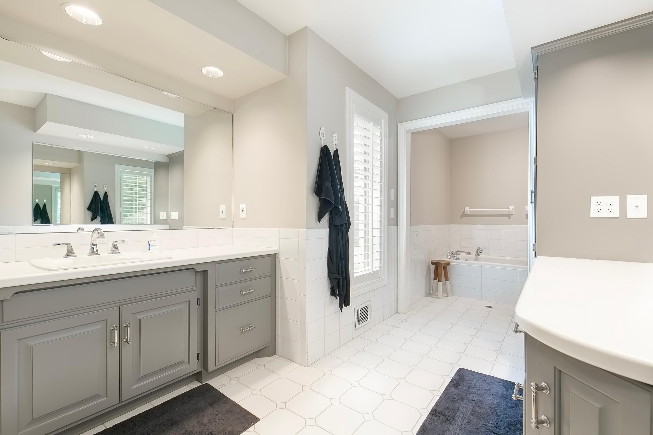 Primary Suite // Bathroom 2