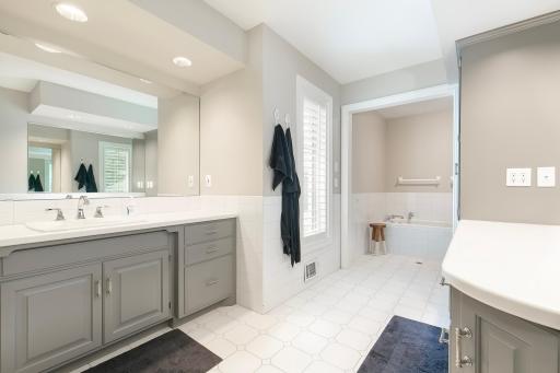 5041 Green Farms Road, Edina, MN 55436
