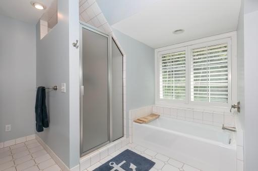 5041 Green Farms Road, Edina, MN 55436