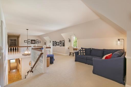 5041 Green Farms Road, Edina, MN 55436