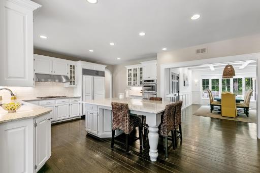 5041 Green Farms Road, Edina, MN 55436