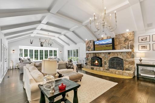 5041 Green Farms Road, Edina, MN 55436