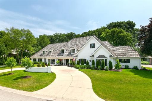 5041 Green Farms Road, Edina, MN 55436