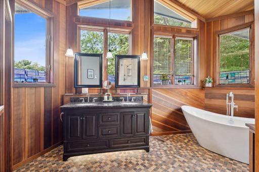 Newly Remodeled Master Bath with soaker tub and steam shower 48 Island Rd, North Oaks