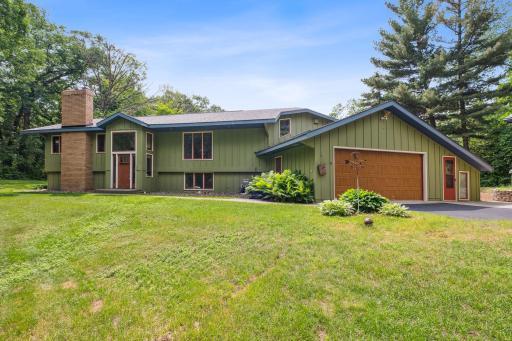 Front of 48 Island Rd, North Oaks