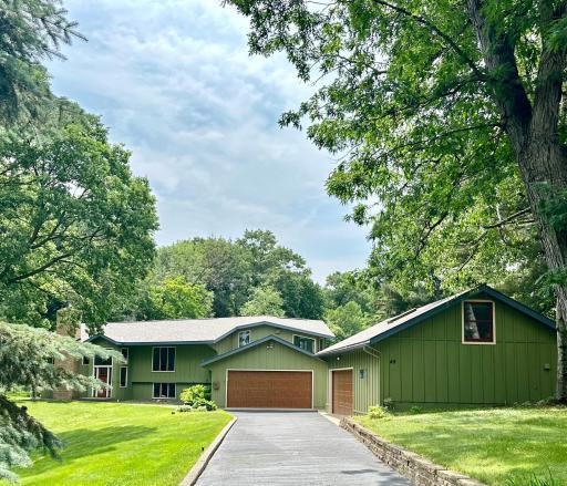 Large One Level Living with 4 Garages 1.68 Acres 48 Island Rd, North Oaks