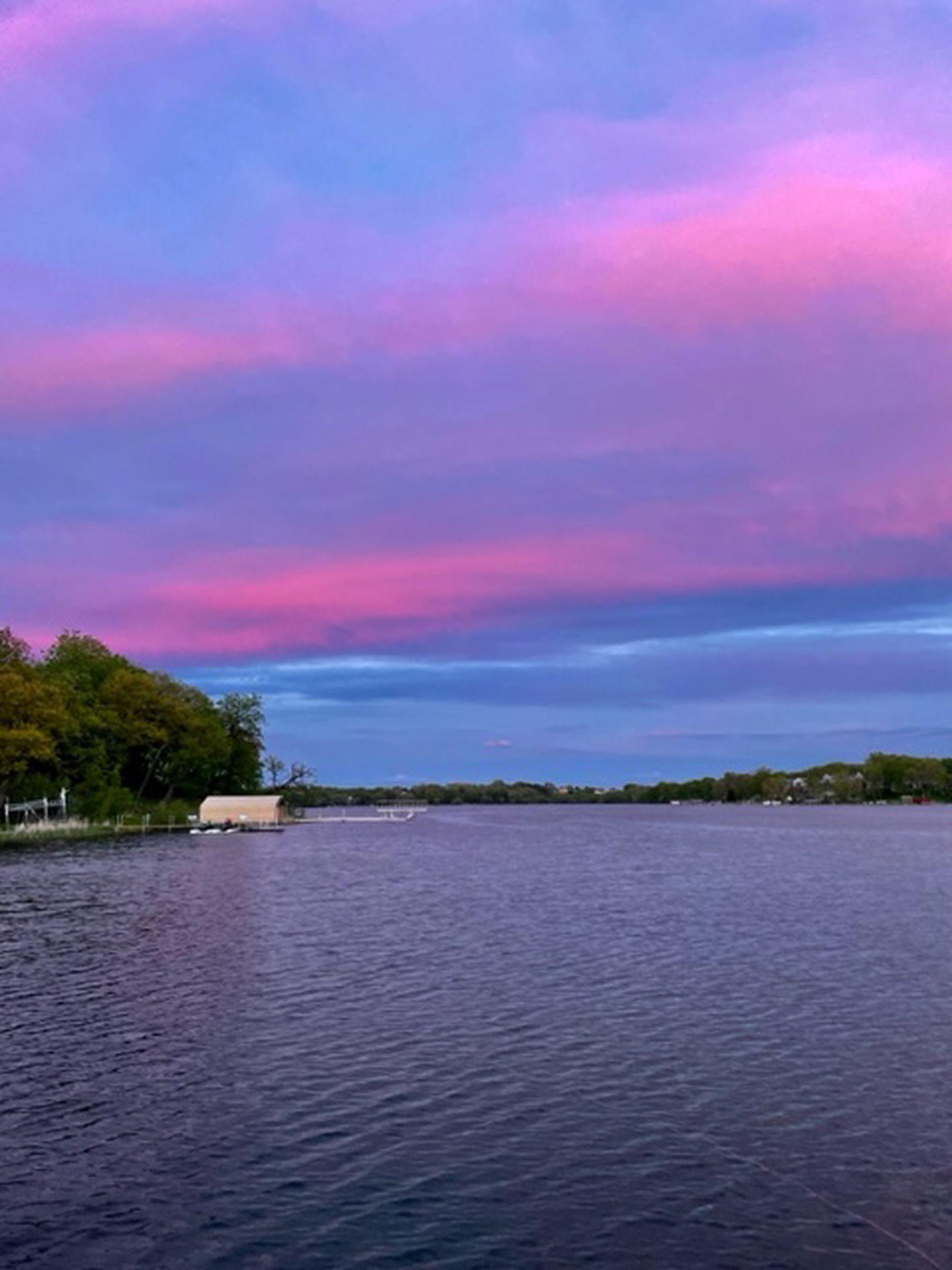 Nothing better than a dreamy sky and colors when relaxing on your boat and living on the lake.