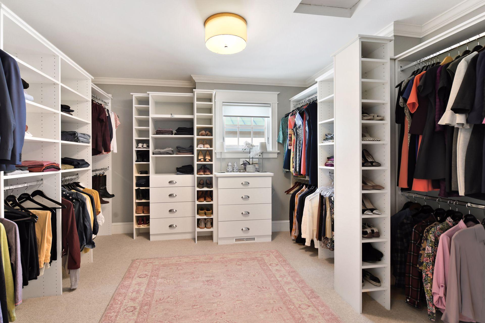 Primary suite dressing room