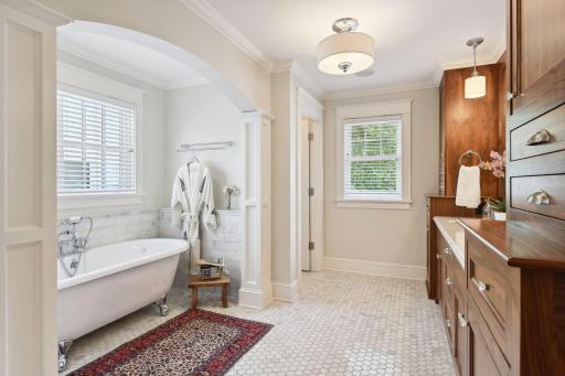 Private full bath in the primary suite