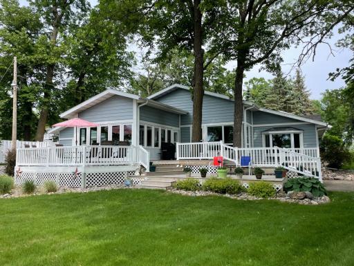 806 Longview Drive, Detroit Lakes, MN 56501