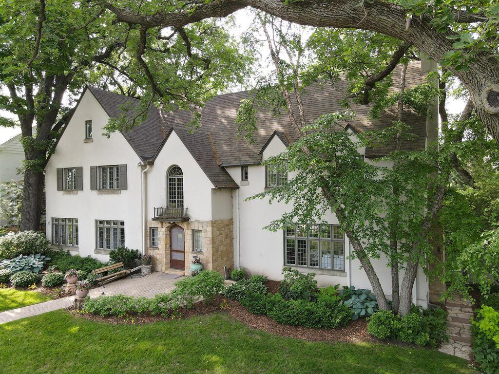 4875 E Lake Harriet Pkwy Minneapolis MN 55419 USA-002-063-003-MLS_Size.jpg