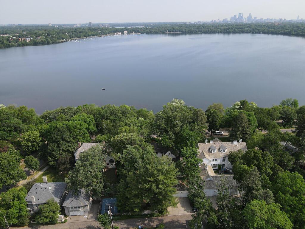 4875 E Lake Harriet Pkwy Minneapolis MN 55419 USA-005-062-006-MLS_Size.jpg