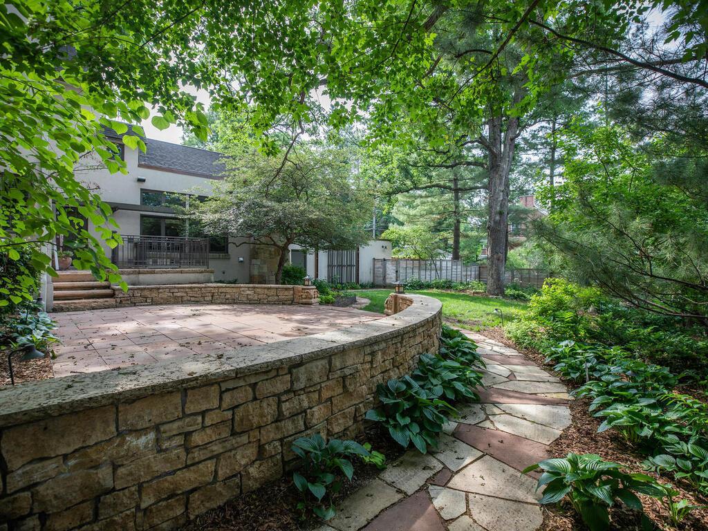 4875 E Lake Harriet Pkwy Minneapolis MN 55419 USA-014-010-017-MLS_Size.jpg