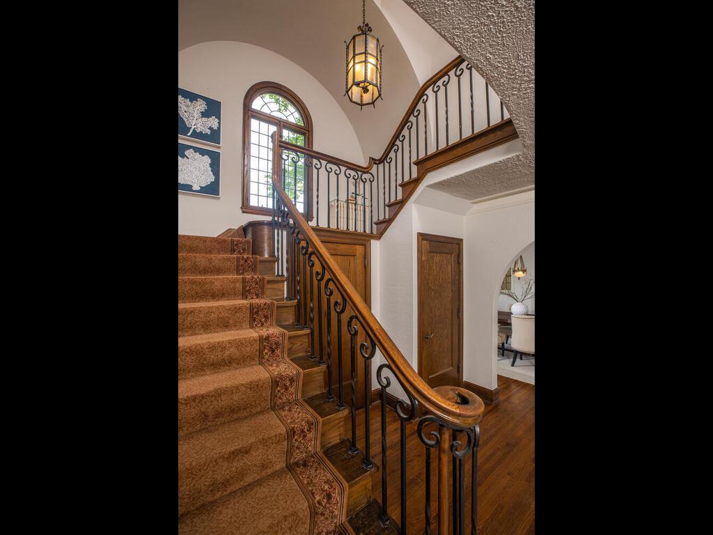 4875 E Lake Harriet Pkwy Minneapolis MN 55419 USA-018-005-021-MLS_Size.jpg