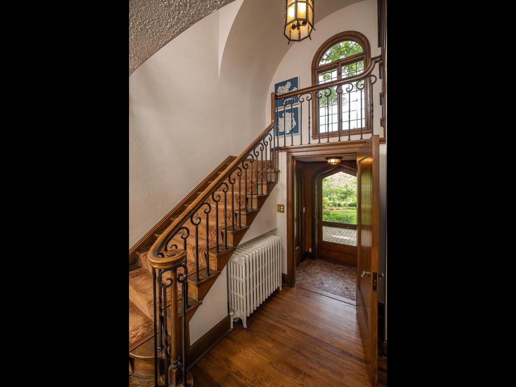 4875 E Lake Harriet Pkwy Minneapolis MN 55419 USA-019-008-022-MLS_Size.jpg