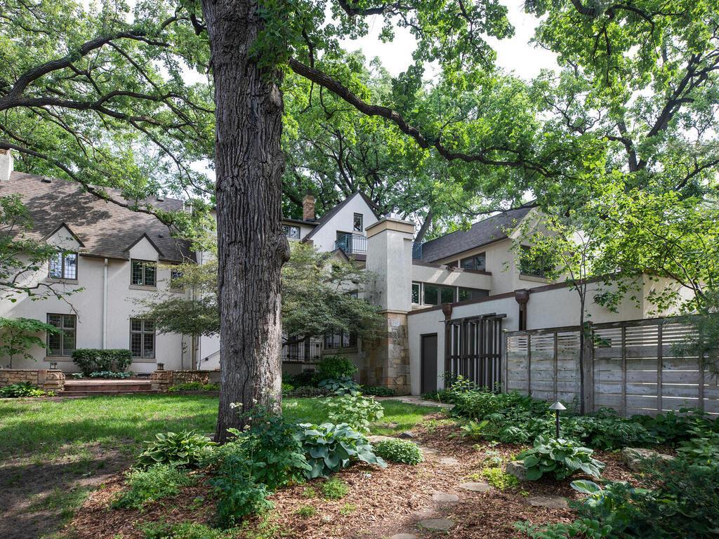 4875 E Lake Harriet Pkwy Minneapolis MN 55419 USA-015-014-018-MLS_Size.jpg
