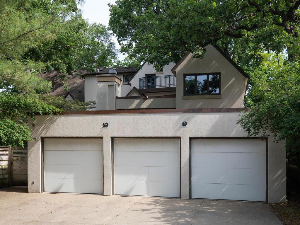 4875 E Lake Harriet Pkwy Minneapolis MN 55419 USA-016-015-019-MLS_Size.jpg