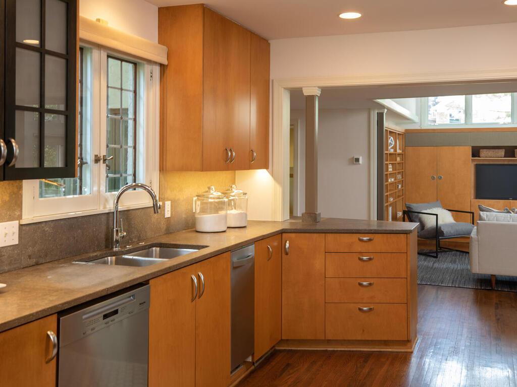 4875 E Lake Harriet Pkwy Minneapolis MN 55419 USA-033-025-035-MLS_Size.jpg