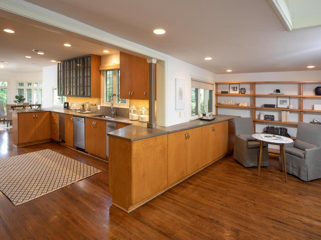 4875 E Lake Harriet Pkwy Minneapolis MN 55419 USA-035-031-037-MLS_Size.jpg