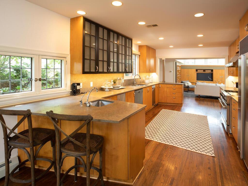 4875 E Lake Harriet Pkwy Minneapolis MN 55419 USA-032-026-034-MLS_Size.jpg