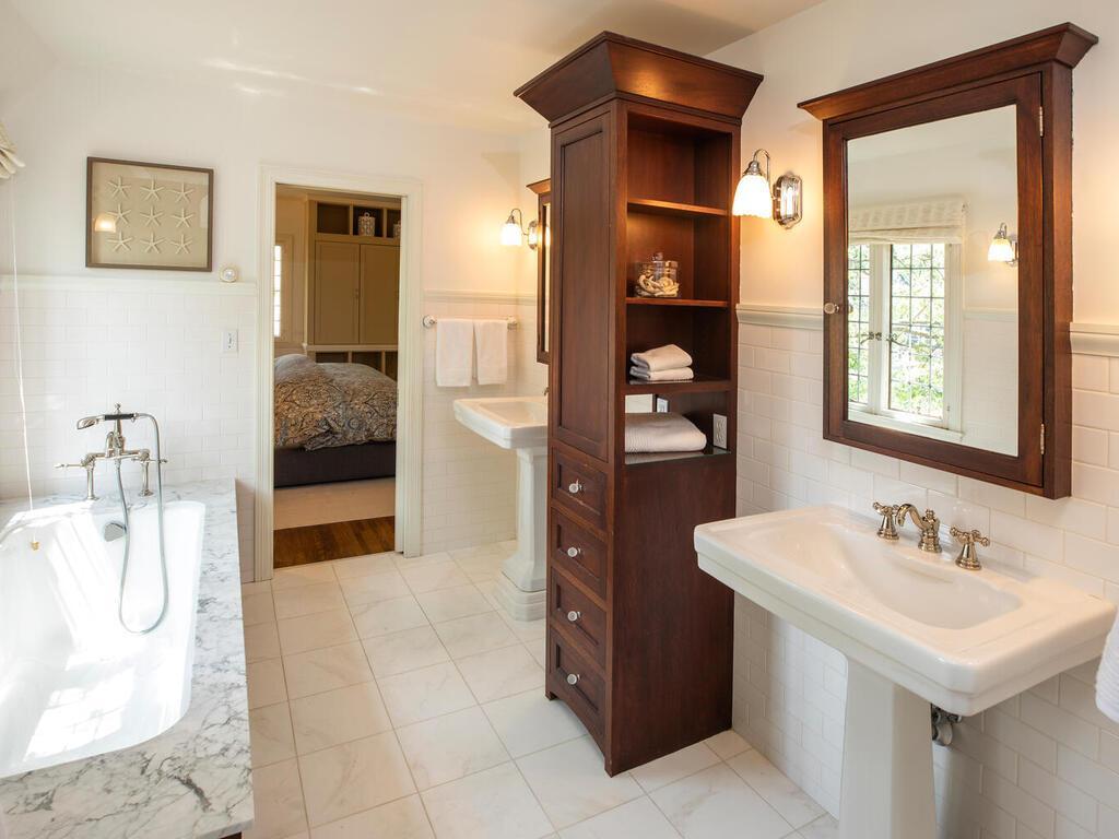 4875 E Lake Harriet Pkwy Minneapolis MN 55419 USA-044-028-046-MLS_Size.jpg