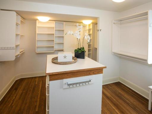 4875 E Lake Harriet Pkwy Minneapolis MN 55419 USA-046-038-048-MLS_Size.jpg