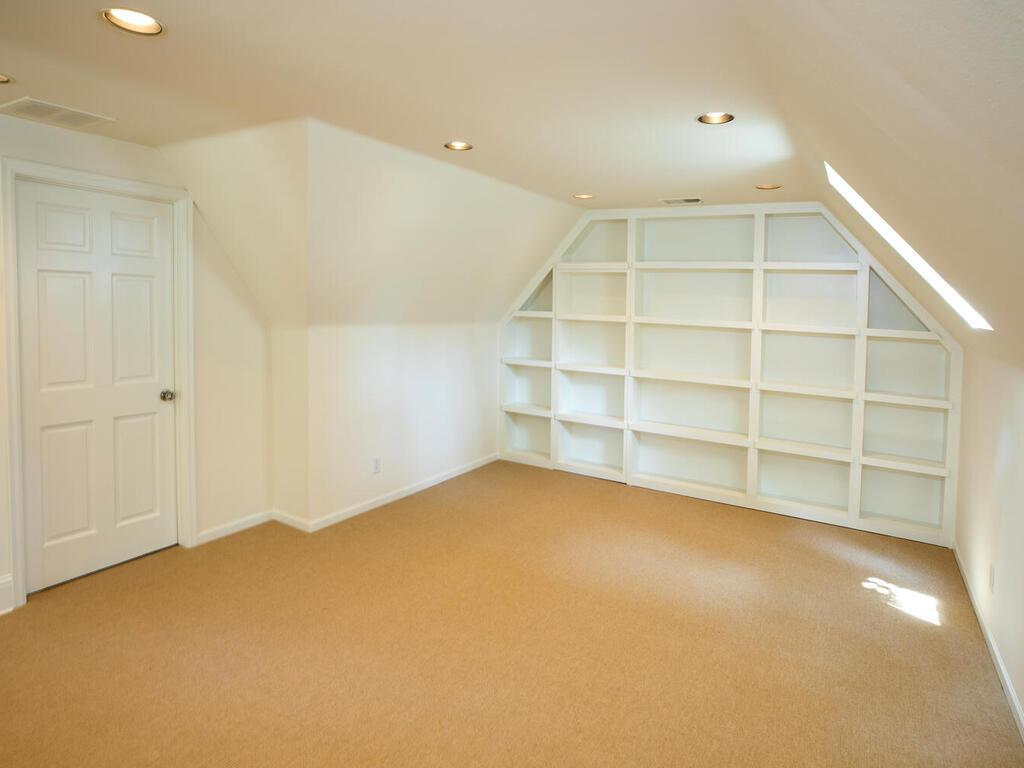 4875 E Lake Harriet Pkwy Minneapolis MN 55419 USA-056-044-058-MLS_Size.jpg