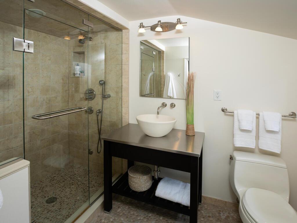 4875 E Lake Harriet Pkwy Minneapolis MN 55419 USA-058-049-060-MLS_Size.jpg