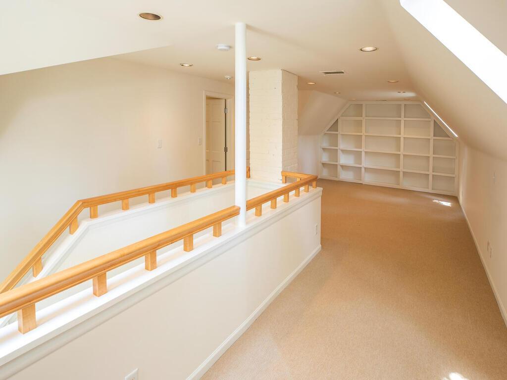 4875 E Lake Harriet Pkwy Minneapolis MN 55419 USA-055-046-057-MLS_Size.jpg
