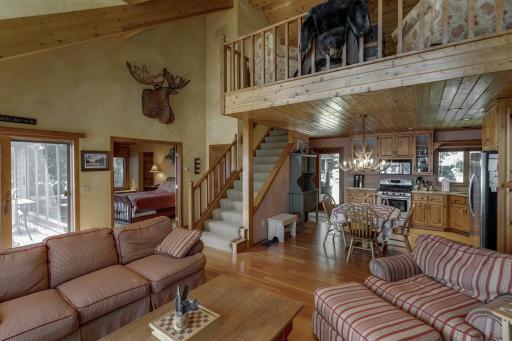 Open floor plan w/loft