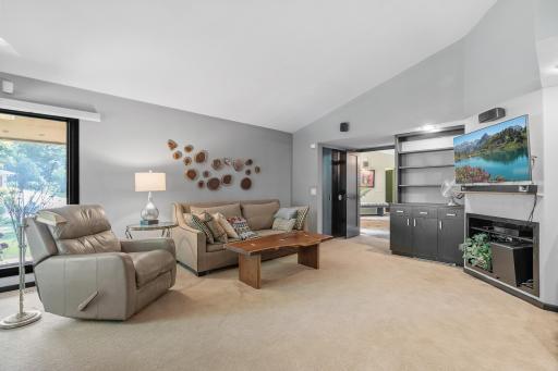 6800 Telemark Trail MLS-19.jpg