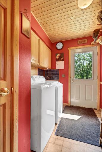 Laundry/mud room, appreciate the laundry on the main level.