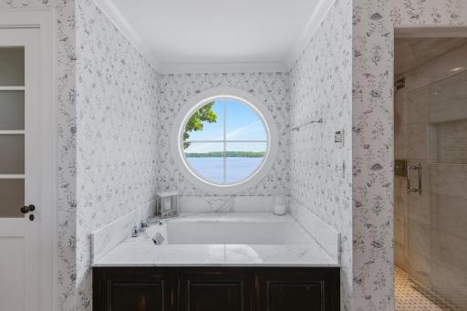 Full bathtub