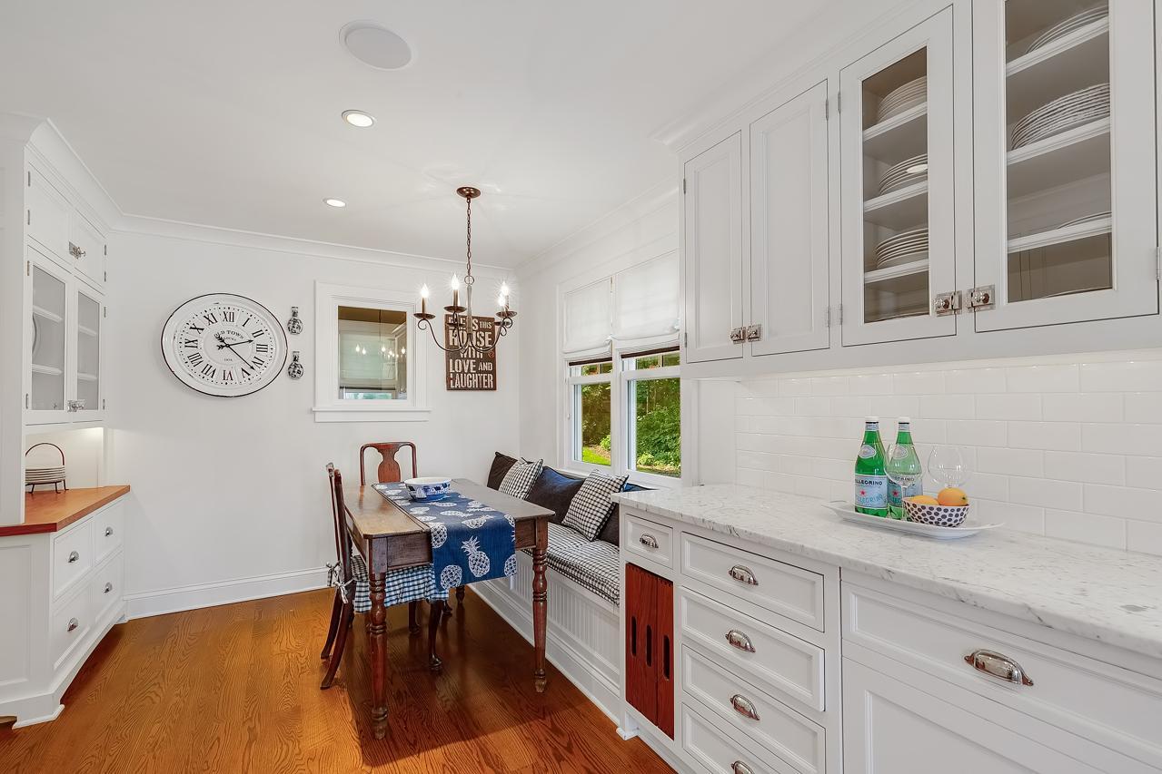 Built in dinette bench