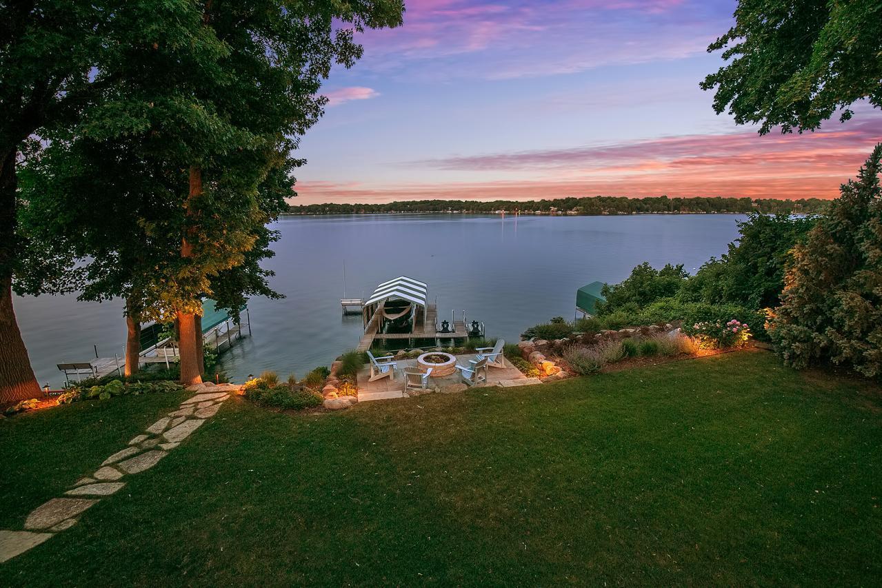 Extensive landscape lights