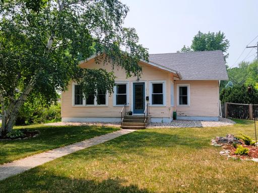 1011 Park Avenue, Morris, MN 56267