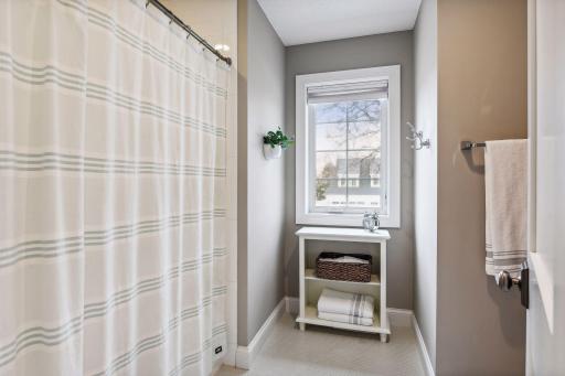 5717 Chowen Avenue S, Edina, MN 55410