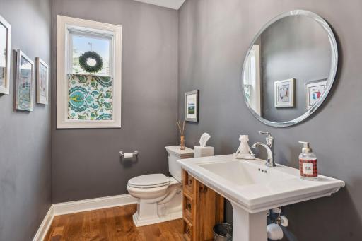 5717 Chowen Avenue S, Edina, MN 55410
